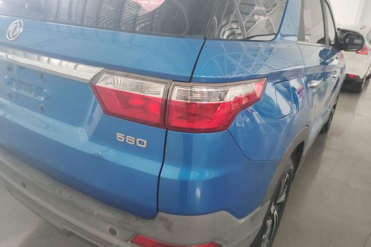 Used Dongfeng Fengon S560 2018 1.8L Manual Comfort 5-Seater China V Standard
