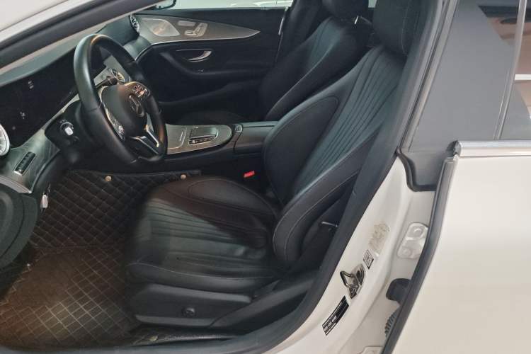 Used Mercedes-Benz CLS 2018 CLS 300 Luxury Model
