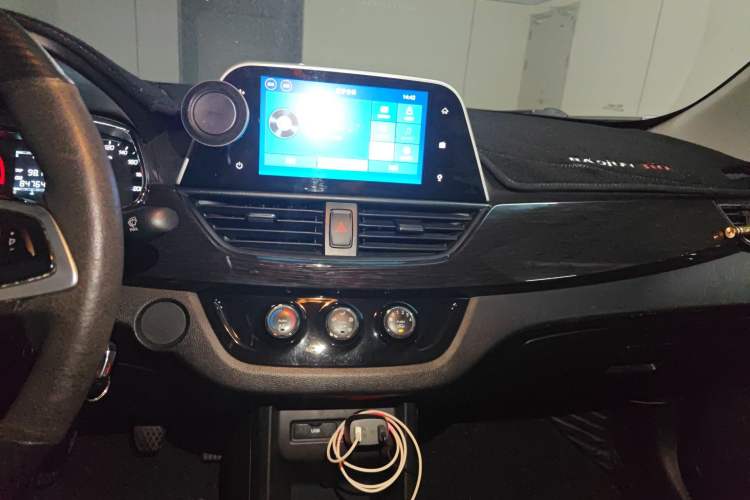 Used Baojun 310 2016 1.2L Manual Luxury Model Audio And AC Panel