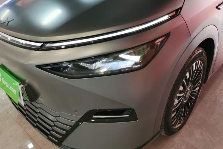 Used XPeng X9 2025 740 Ultra-Long Range Max Left Front Headlight