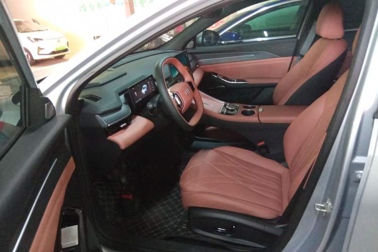 Used Geely Galaxy L6 2025 EM-i 140km Explorer+ Edition
