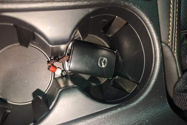 Used Mazda CX-5 2022 2.0L Automatic Two-Wheel Drive Zhiya Version Vehicle Key