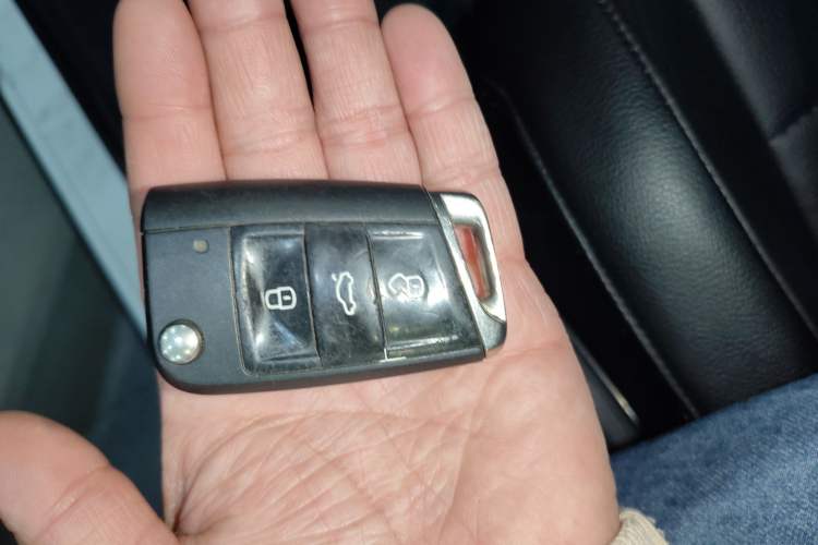 Used Volkswagen T-ROC 2020 280TSI DSG Two-Wheel Drive Comfort Version Vehicle Key