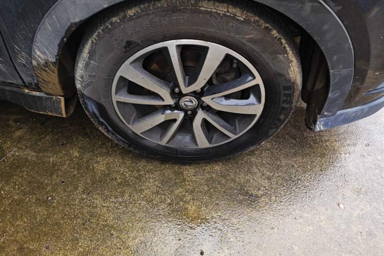 Used Dongfeng Fengon 580 2017 1.5T Manual Luxury Model Right Front Wheel Hub