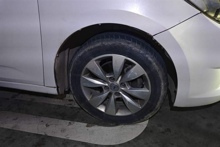 Used Dongfeng Aeolus L60 2015 1.8L Automatic New Enjoyment Model Right Front Wheel Hub