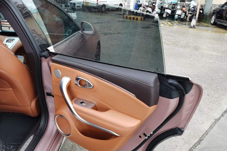 Used ORA Lightning Cat 2022 555 km Luxury Edition
