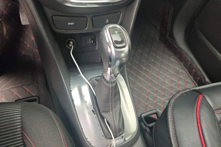 Used Buick Encore 2015 1.4T Automatic Two-Wheel Drive Urban Elite Version