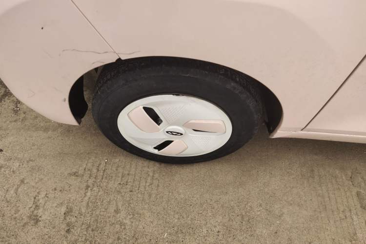 Used Chery QQ Ice Cream 2022 170km Sundae Phosphate Lithium-Ion
