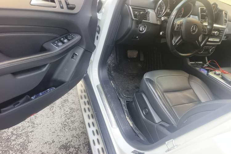 Used Mercedes-Benz M-Class 2015 ML 320 4MATIC Driver Seat