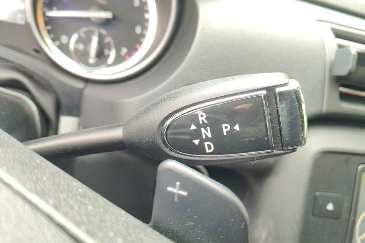 Used Mercedes-Benz R-Class 2017 R 320 4MATIC Business Edition Prestige Model
