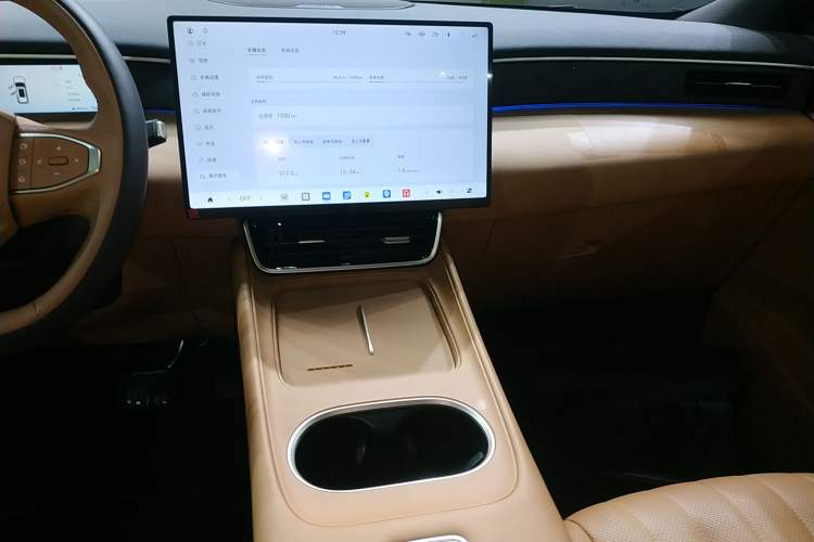 Used Dongfeng Aeolus L8 2025 Model 185KM Dream Edition
