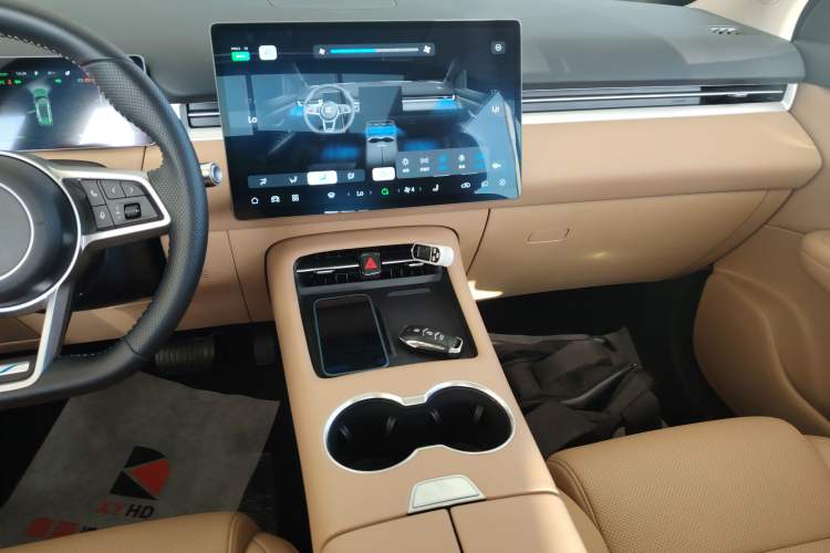 Used Landian E5 PLUS 2025 165 km Long-Range Version PLUS 7-Seater