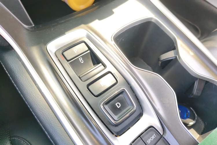 Used Honda Accord 2018 Rui Hybrid 2.0L Rui Zun Edition China VI Gear Lever