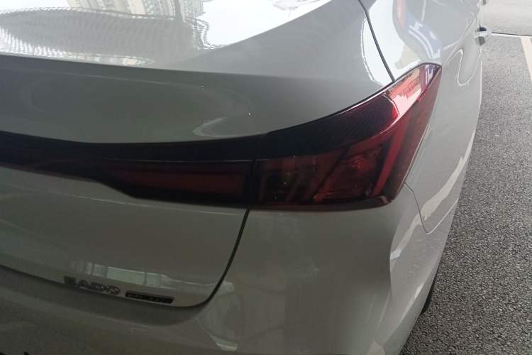 Used CHANGAN Eado 2025 PLUS 1.4T Dual-Clutch High-Energy Version Right Rear Taillight