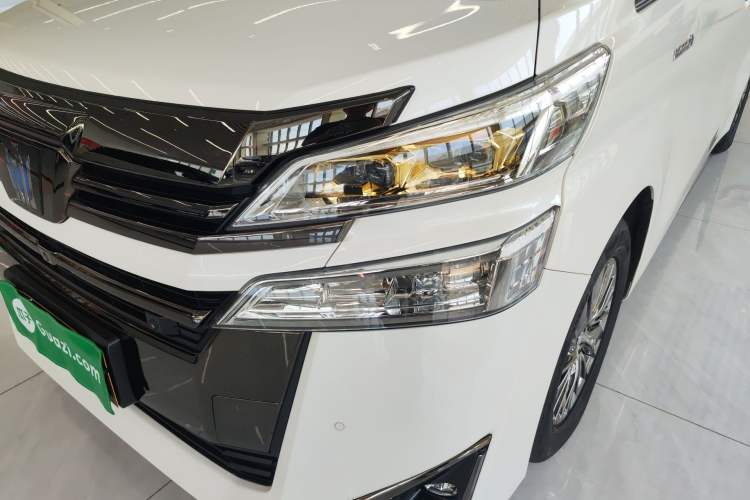 Used Toyota Vellfire 2023 Crown Dual-Engine 2.5L HV Luxury Edition