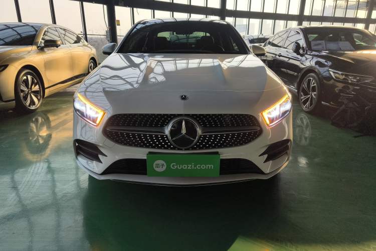 Used Mercedes-Benz A-Class 2022 Revised Version A 200 L Sport Sedan Fashionable Style
