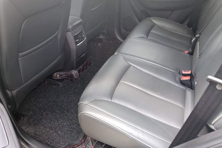 Used Roewe RX5 2019 20T Two-Wheel Drive Automatic 4G Connected Platinum Edition Left Rear Seat