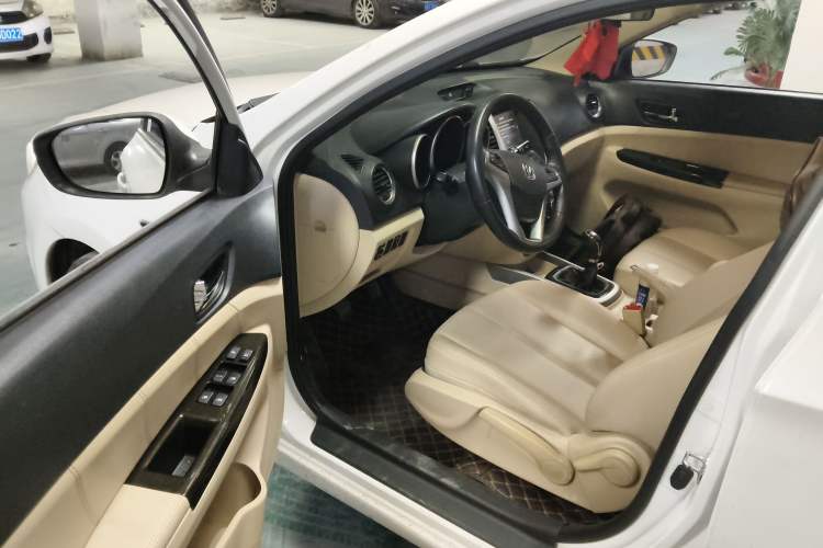 Used Changan Eado 2015 1.6L Manual Luxury Model China V Standard