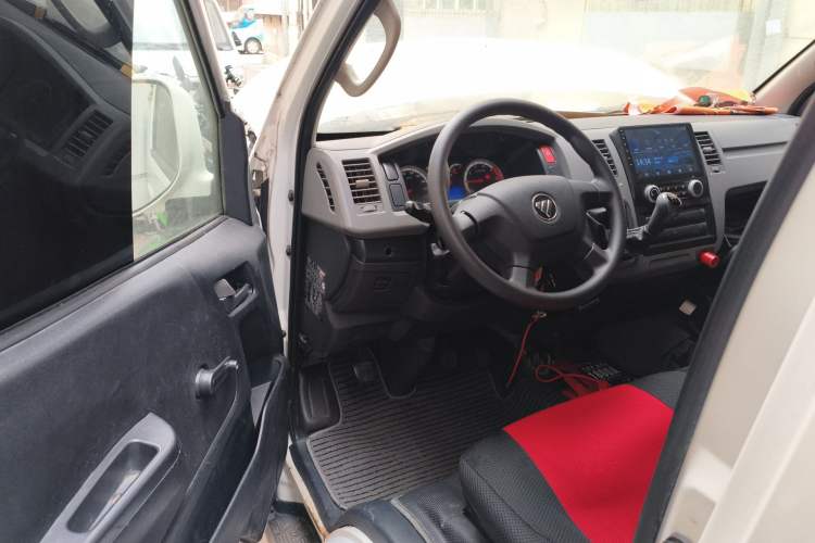 Used Foton Scenic G7 2017 2.0L Short-Wheelbase Commercial Van High Roof 6-Seater 4Q20M