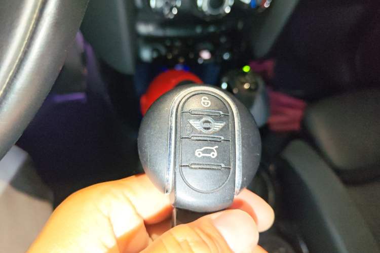 Used MINI 2016 1.5T COOPER Performance Edition 5-door version Vehicle Key