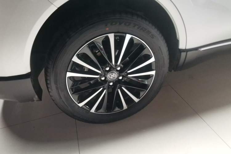 Used Toyota Venza 2023 2.0L CVT Two-Wheel Drive Prestige Version Exterior 8