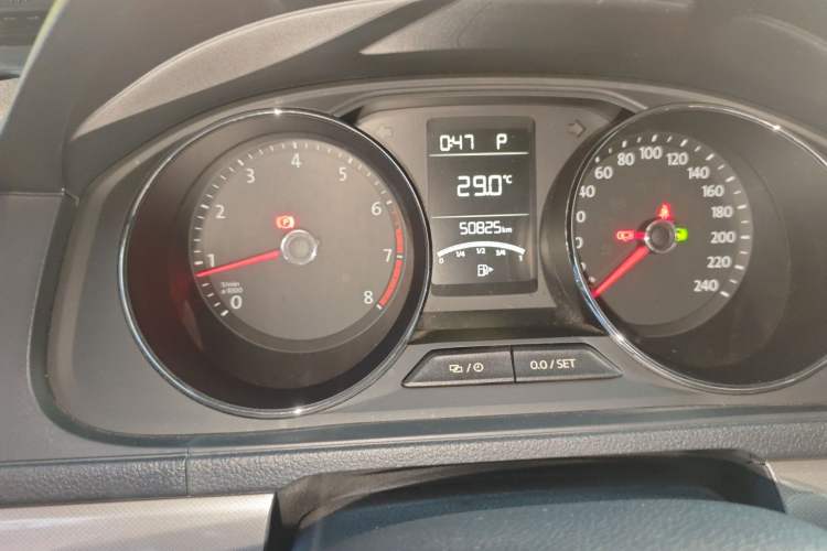 Used Volkswagen Lavida 2017 1.6L Automatic Comfort Edition Instrument Cluster