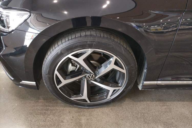 Used Volkswagen Magotan 2023 2 Million Units Limited Edition 330TSI DSG Leading Version