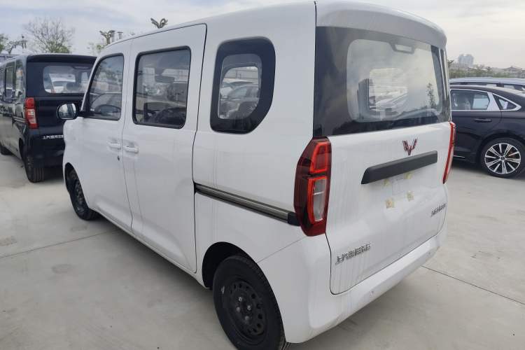 Used Wuling Zhiguang New Energy 2025 Standard Model Rear Left 45 Deg
