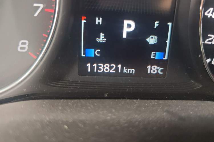 Used Mitsubishi Outlander 2019 2.4L 4x4 Zhi Xiang Edition 5 Seats China V Emission Standard Odometer Close Up