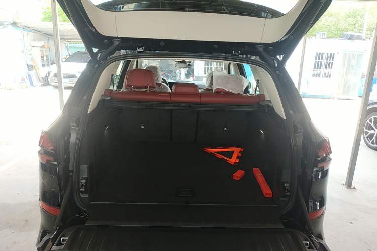 Used BMW X5 2023 xDrive 30Li Luxury M Sport Package