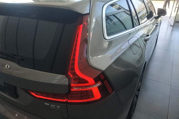 Used Volvo V60 2020 T5 Zhiyuan Luxury Edition
