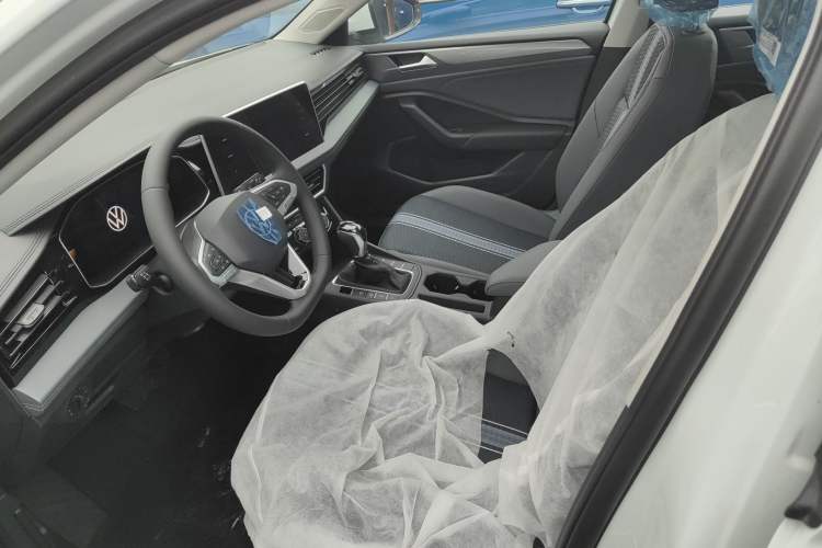 Used Volkswagen Sagitar 2025 Facelift 200TSI DSG Flyover Edition Left Front Seat