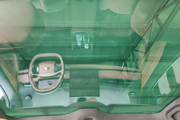 Used Geely Galaxy 8 2025 130km EM-P Exploration Edition
