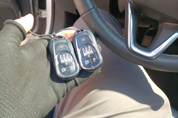 Used Buick Regal 2024 25T Deluxe Edition Vehicle Key