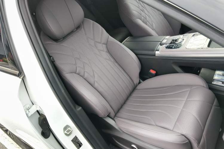 Used Chery Tiggo 9 2025 2.0T Automatic Two-Wheel Drive Luxury Edition 5 Seats Right Front Seat