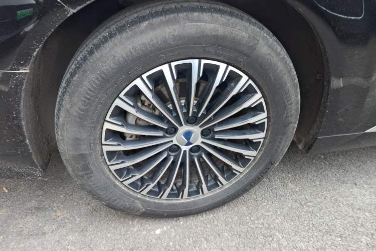 Used Denza D9 2022 DM-i 1040 Prestige Model