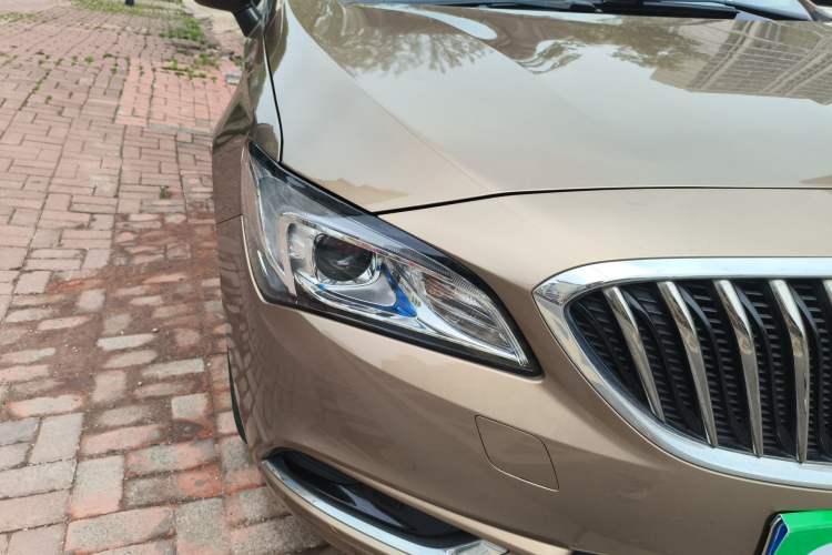 Used Buick Verano 2015 Sedan 20T Dual-Clutch Leading Model Right Front Headlight