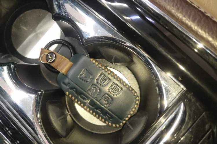 Used Jaguar XJ 2016 XJL 2.0T Two-Wheel-Drive Elegant Business Edition
