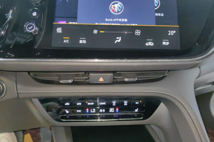 Used Buick Envision 2022 Encore Plus 652T Five-Seat Luxury Model Audio And AC Panel