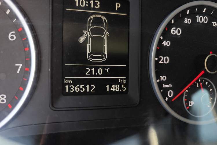 Used Volkswagen Tiguan 2016 300TSI Automatic All-Wheel Drive Fashion Vision Edition Odometer Close Up