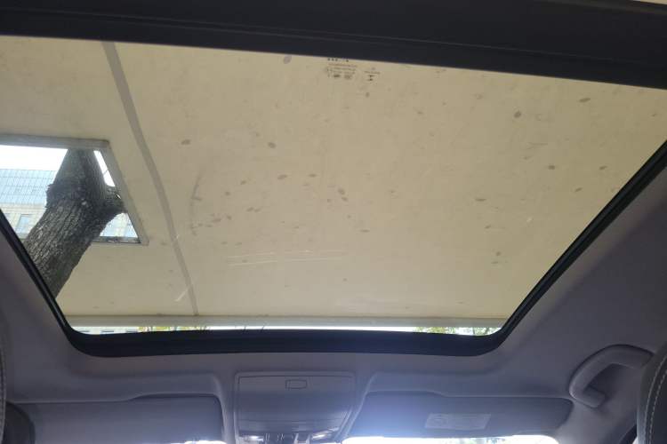 Used Volkswagen Tiguan L 2018 380TSI Automatic All-Wheel Drive Luxury Edition Headliner