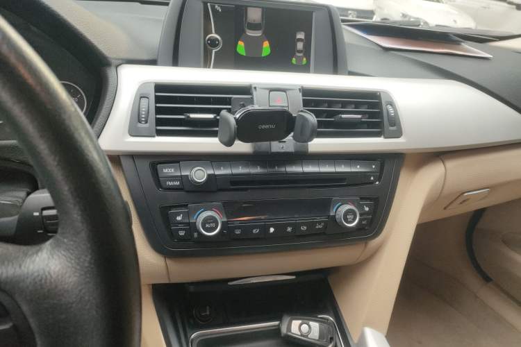 Used BMW 3 Series 2013 320i Sport Edition
