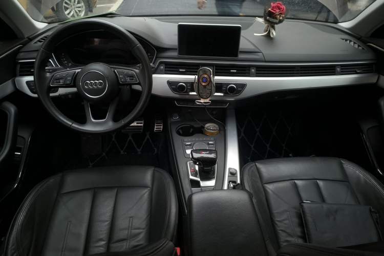 Used Audi A4L 2019 40 TFSI Fashion Edition China VI Emission Standard