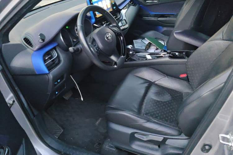 Used Toyota IZOA 2018 2.0L Yichi Version China VI Standard