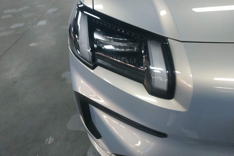 Used AION V 2024 Aion Tyrannosaurus 650 Smart Luxury Edition Right Front Headlight