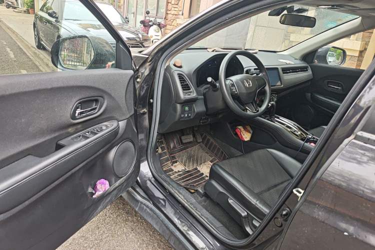 Used Honda Vezel 2020 1.5L CVT Pioneer Edition Driver Seat