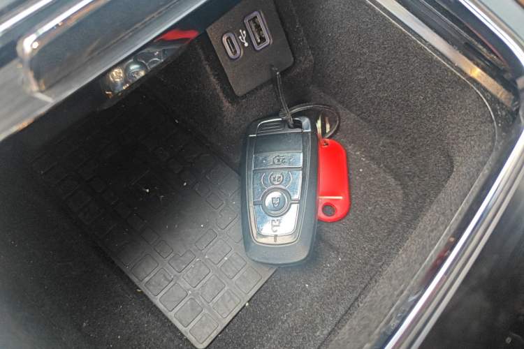 Used Lincoln Nautilus 2021 Revised Version 2.7T Four-Wheel Drive Prestige Edition Vehicle Key