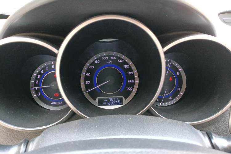 Used CHANGAN Eado 2015 1.6L Manual Luxury Model China V Standard
