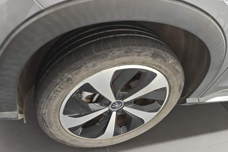 Used BYD Song PLUS New Energy 2021 EV Flagship Model Left Front Wheel Hub