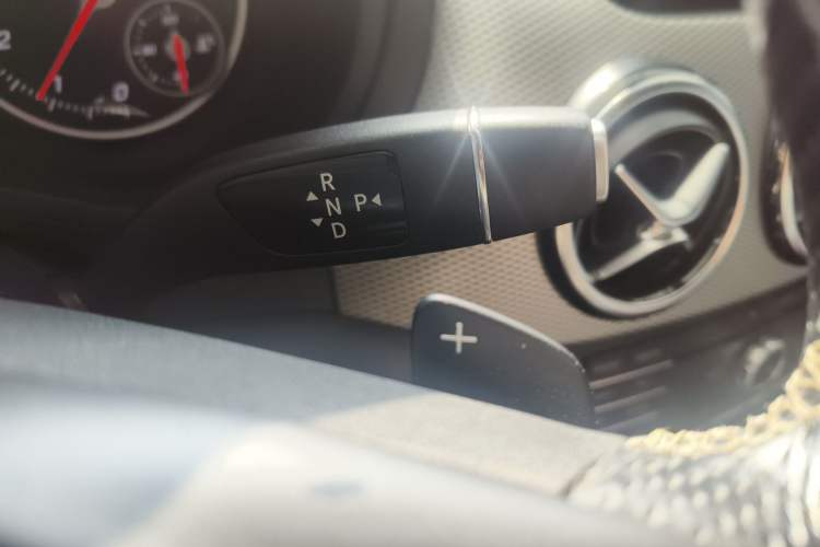 Used Mercedes-Benz B-Class 2015 B 200 Fashion Model Gear Lever